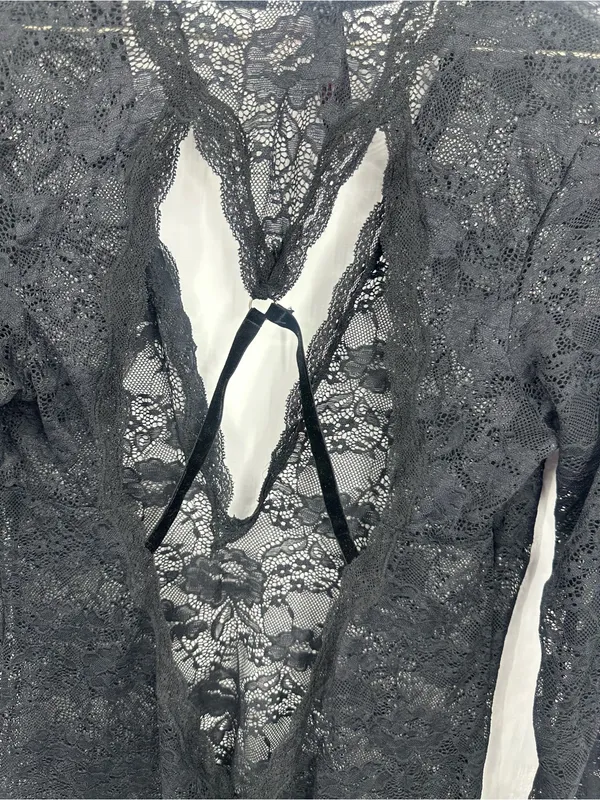 Vintage Y2K Black Lace V Neck Long Sleeve Shirt Size XL Whimsical Dark Romance - Image 4