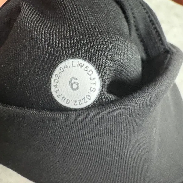 Lululemon size 6 black leggings  - Image 3