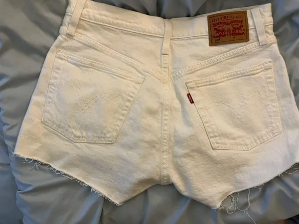 Levi's White 501 Shorts - Image 2