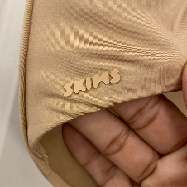 Skims wireless bra, size 34C - Image 5