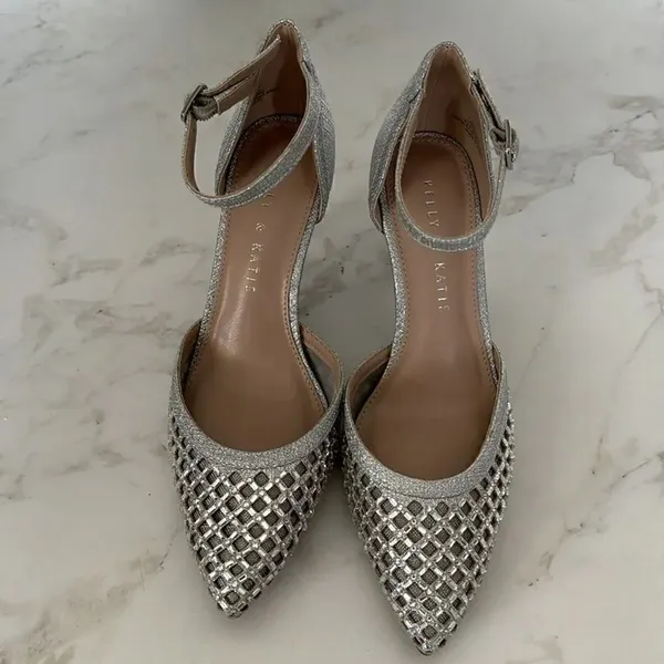 kelly & katie Bayae Pumps EUC - Image 2
