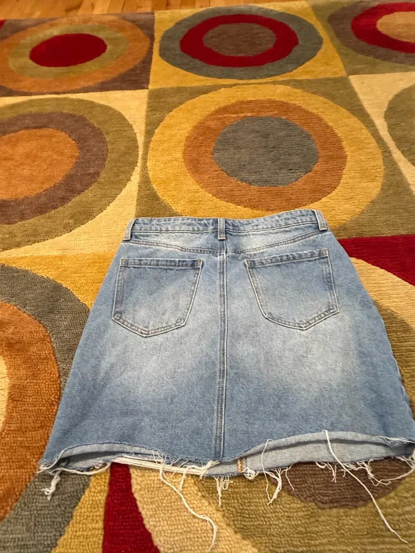 Abound Denim Jean Skirt High Waisted Frayed Hem Size 28 Waist - Image 4