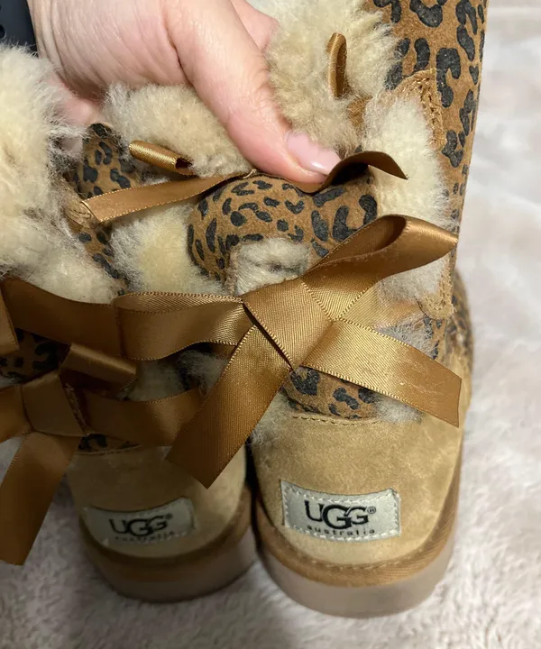 UGG S Boots - Image 2