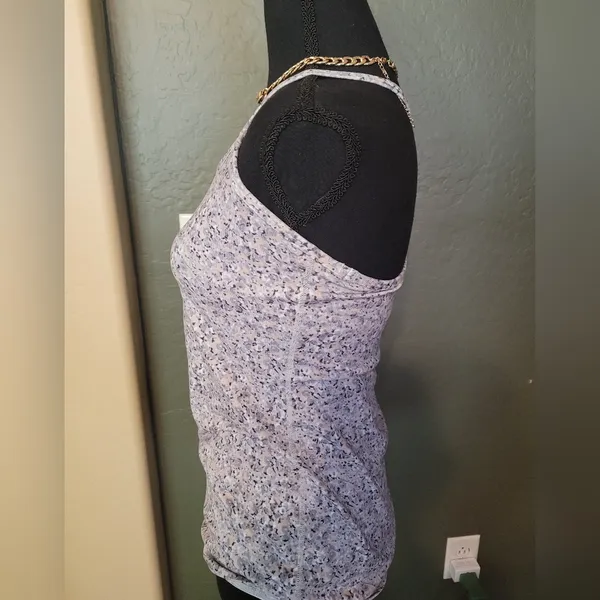 Lululemon tank top - Image 4