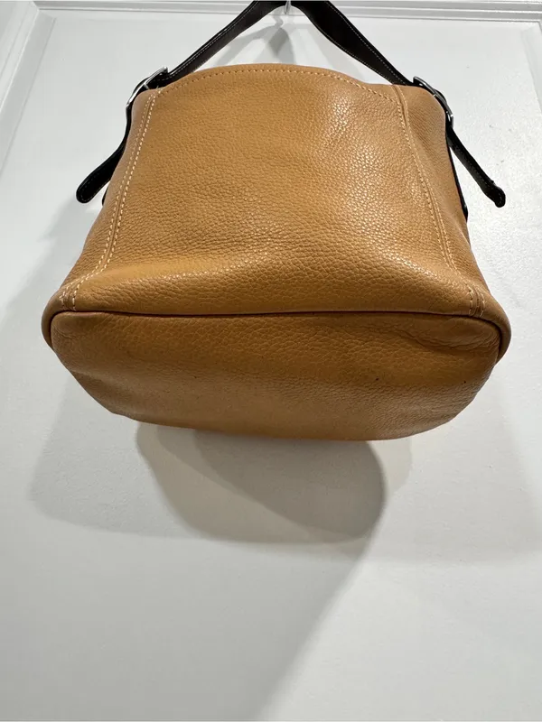Tignanello Camel Tan Soft Leather Zipper Closure East West Shoulder Bag - Image 5