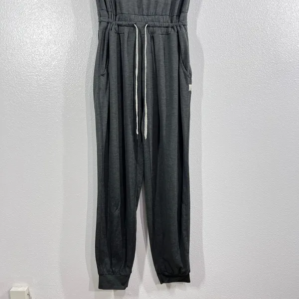 Vuori Halo Essential Jumpsuit Charcoal Gray Size Small‎ Soft Stretch Lounge Fit - Image 7