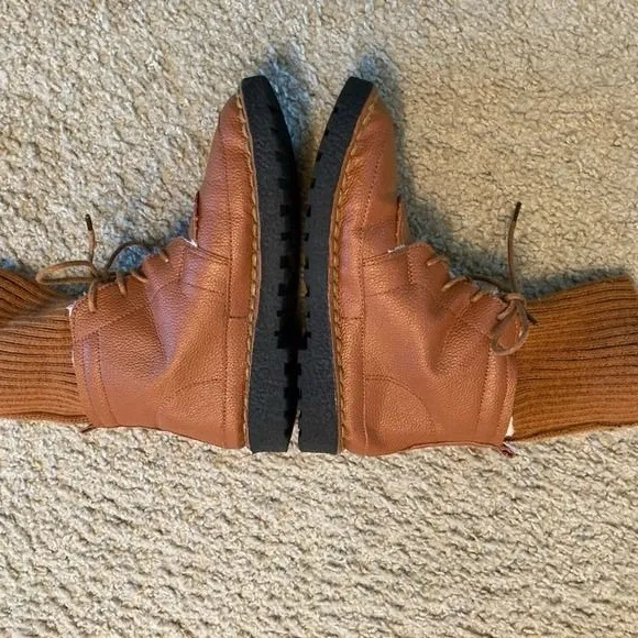 Tan Faux Leather Lace Up Ankle Boots with Ribbed Knit Sock‎ Cuff size 5 Lining - Image 7