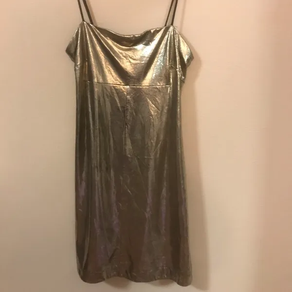 Silence + Noise PARTY /PROM DRESS GOLD COLOR SOFT DRESS ABSOLUTELY GORGEOUS - Image 2