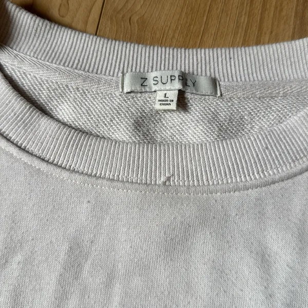 Z Supply Women's Cream Sweatshirt with Pink and Black Lightning Bolt - Image 3