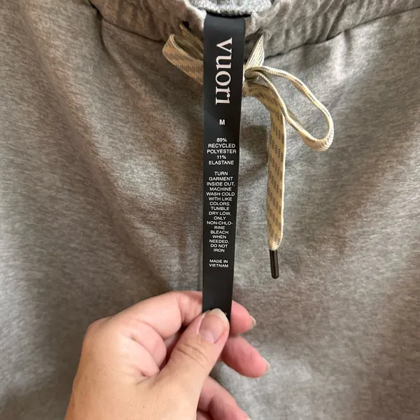 SOLD!!! VUORI PERFORMANCE JOGGERS, PALE GREY, M - Image 4
