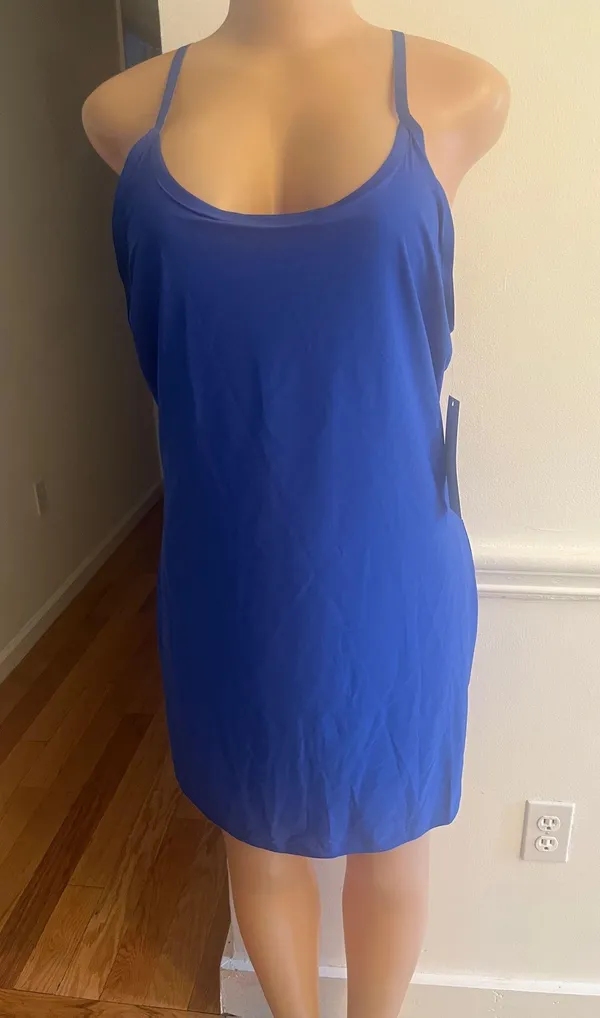 Stella McCartney Sleeveless flex exercise dress in a pullover style designed with a racerback silhouette and featuring With short - Image 4