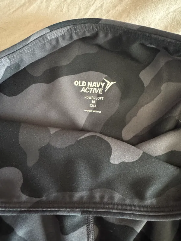 Old Navy Active Camo Joggers - Image 3