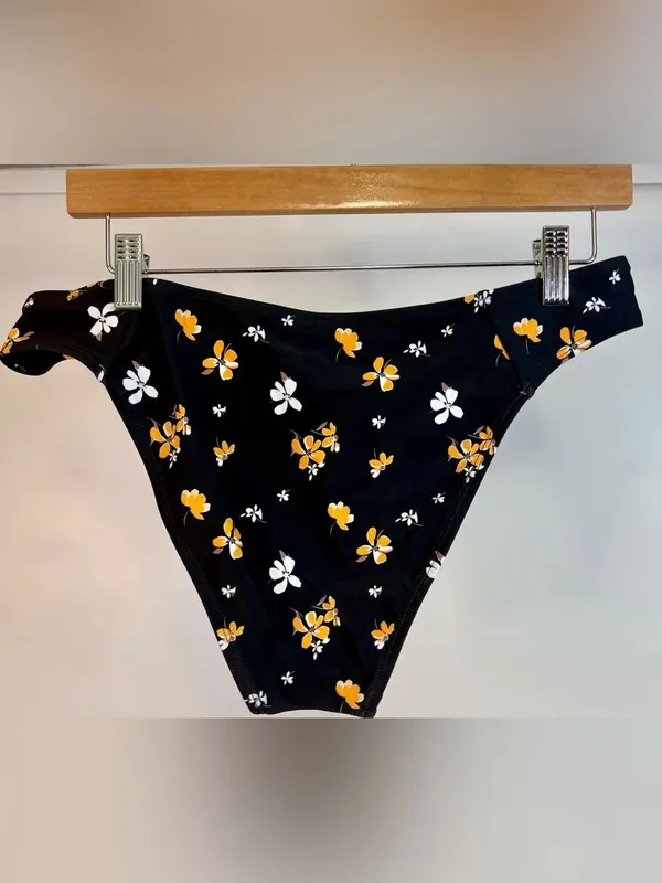 NWT Cupshe black swimsuit with orange and yellow floral trim L - Image 6