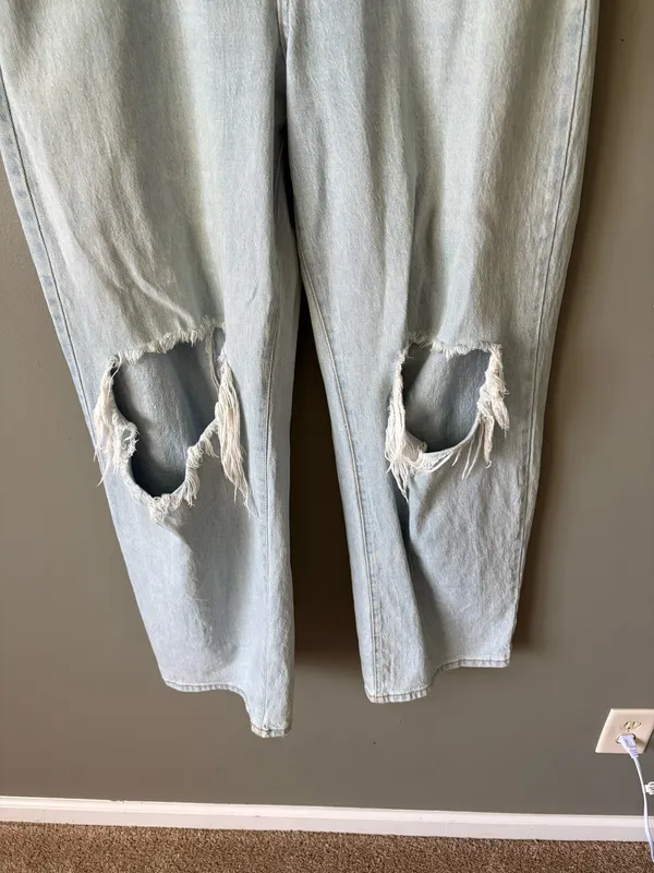 Wild Fable Baggy High-Rise Jeans Distressed - Image 4