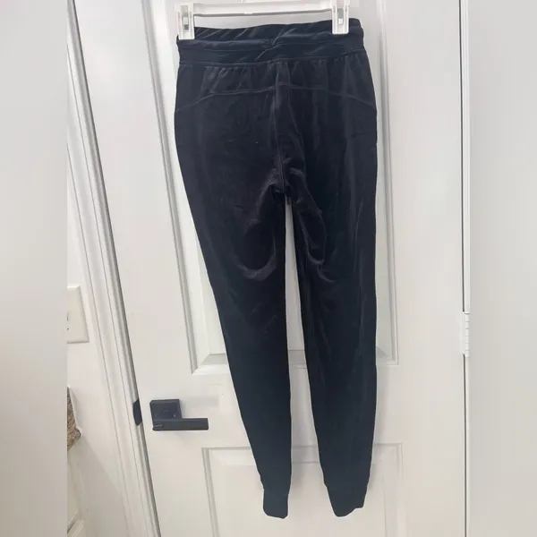 Lululemon Ready to Crush High-Rise Velour Jogger *Full Length black - Image 10