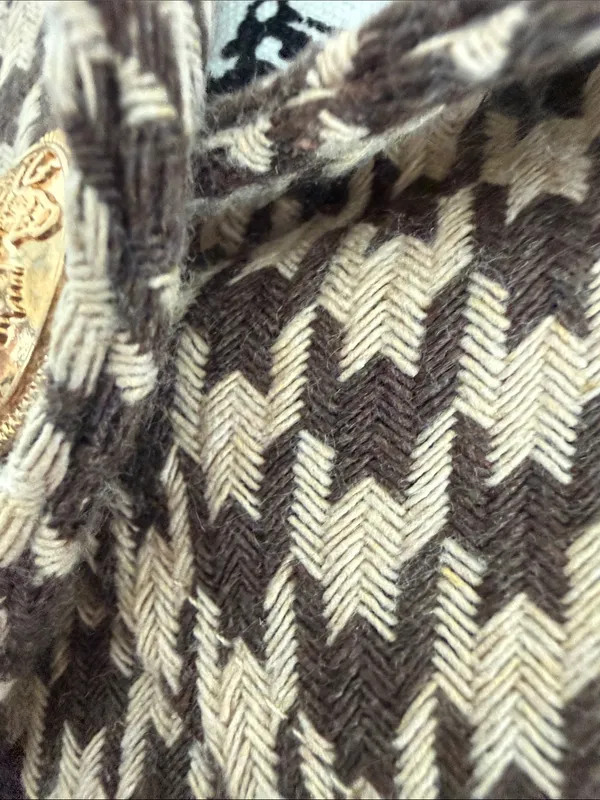 BloomChic Brown & Cream Houndstooth Button - Image 9
