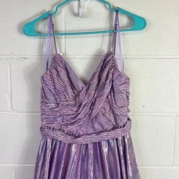 Mac Duggal RTR Ieena Purple Pleated Gown Metallic Strappy Satin iridescent - Image 5