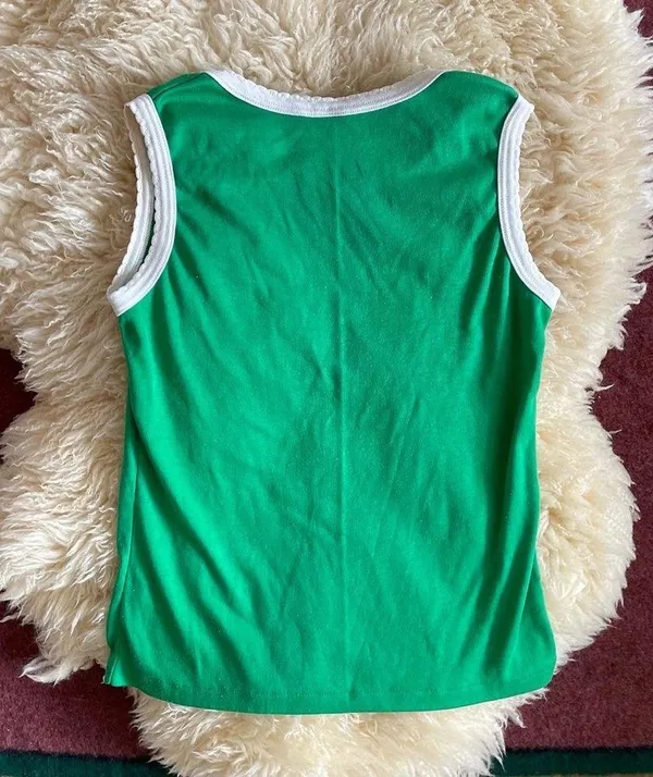 70s vintage Kelly green knit tank top with scalloped trim - Image 4