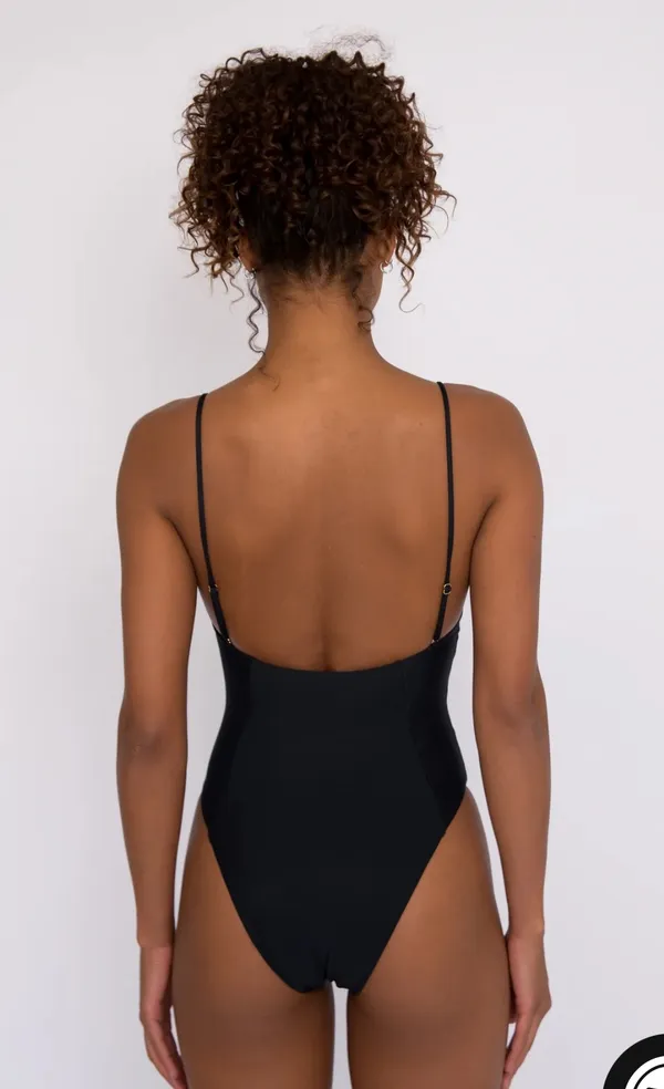 Black One Piece - Image 5