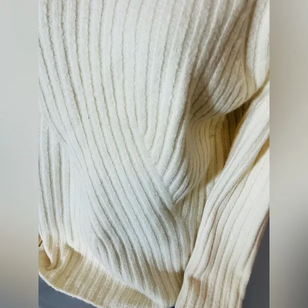 Stylish mock neck sweater 💝 - Image 2