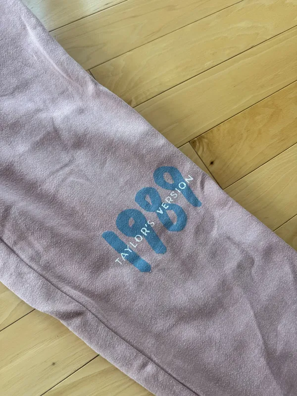 Taylor Swift Sweatshirt and Sweat Pants - Image 4