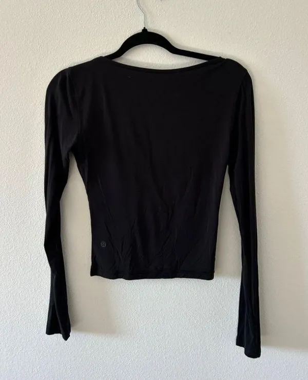 Lululemon Long Sleeve Top - Image 3