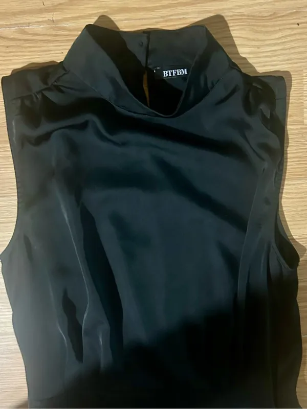 Btfbm Sleek Black Sleeveless Satiny Dress keyhole button closure ladies Med - Image 11
