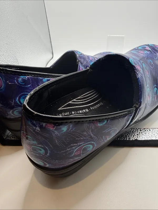 Easy Works by Easy Street Purple Peacock Print Clogs Slip Resistant Size - Image 5