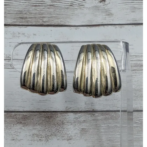 Vintage Clip On Earrings - Just Over 1" Gold Tone & Silver Tone - Image 2