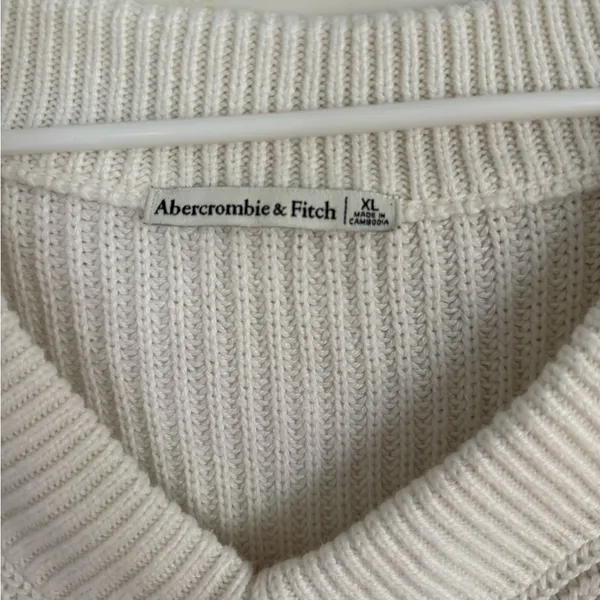 Abercrombie sweater vest - Image 2