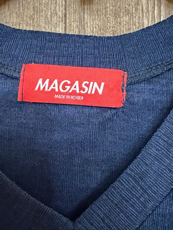 Magasin Women’s XL Navy Blue Sleeveless V Neck Textured Stretch Top Blouse (9308 - Image 2