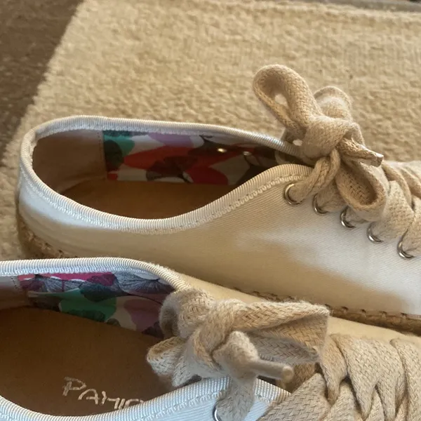 Womens coconut canvas shoes White Size 6 - Image 3