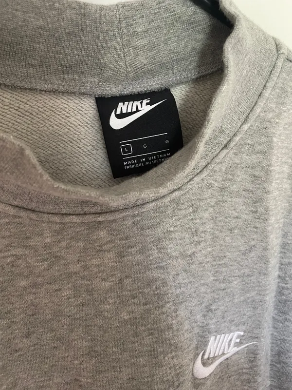 Nike Cropped Sweatshirt - Image 2