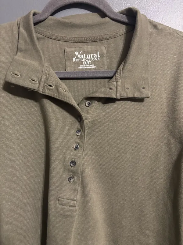 Natural reflections dark forest green long sleeve collared top size 1X - Image 5