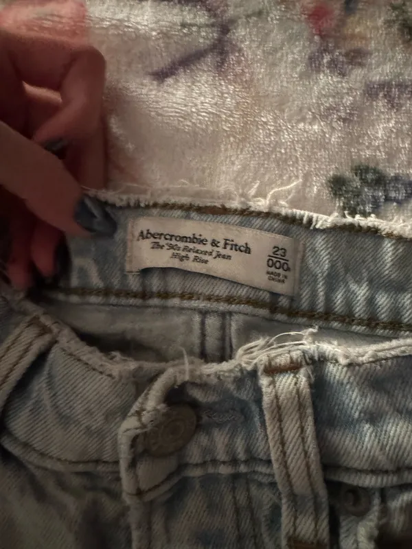 Abercrombie Jeans - Image 2
