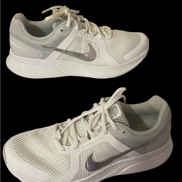 Nike Women's White and Gray Sneakers - Image 2