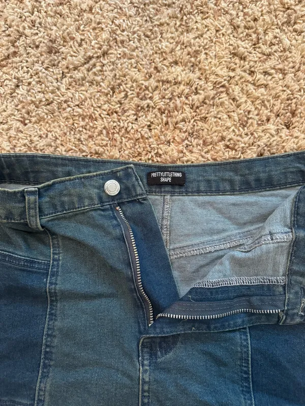 Pretty Little Thing Denim mini skirt - Image 4