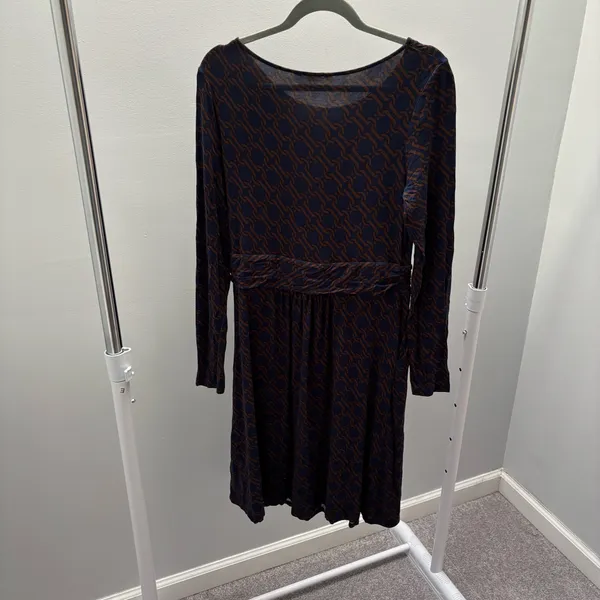 Boden Amelie Navy and Brown Geometric Print Long Sleeve Jersey Dress with Pockets - Image 7
