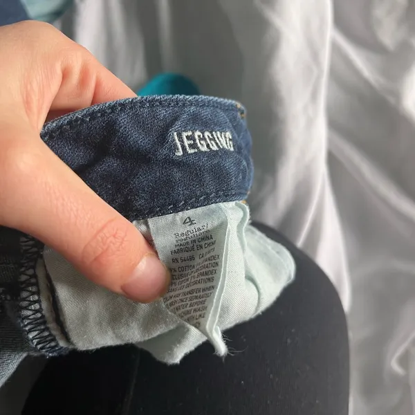 American eagle size 4 jeans - Image 2