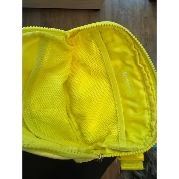 Lululemon Everywhere Belt Bag Neon Yellow 1L Waist Pack Fanny Pack - Image 5