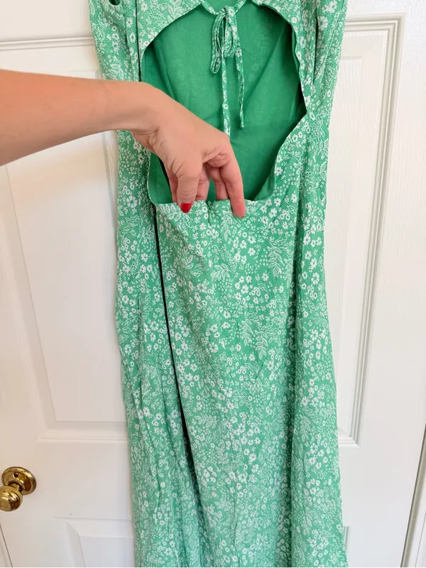 ASTR the Label‎ Gabrielle Dress in color Green Apple Ditsy Size Large L - Image 12