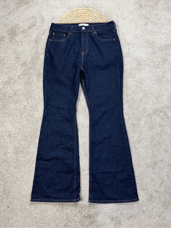 Abercrombie & Fitch Women’s High Rise Boot Cut Jeans in Dark Blue 30 - Image 3