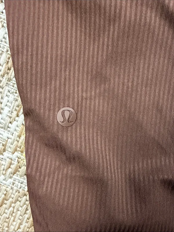NWOT Lululemon dance studio mid rise cropped pants - Image 3