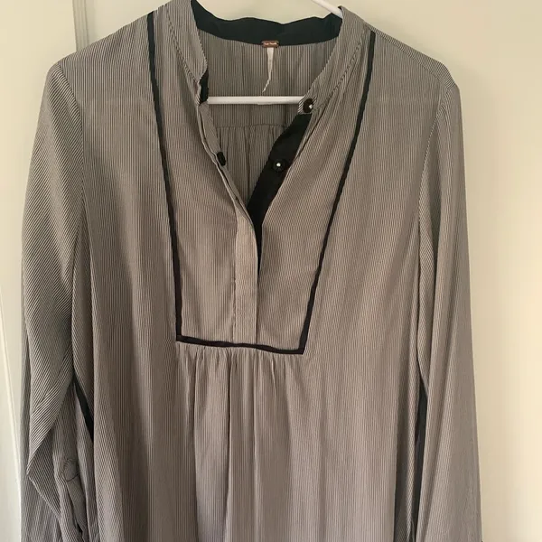 Free People Pebble Crepe Shirt Neutral - Image 2