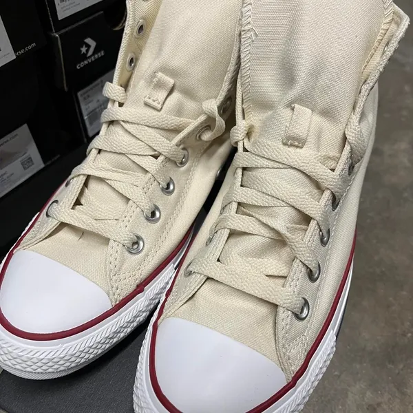 Converse Women's Cream Trainers - Image 2