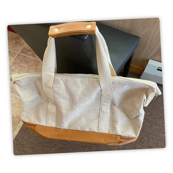 DSW NWOT Duffle Weekender Bag Herringbone‎ Pattern Cream and Camel Color - Image 2