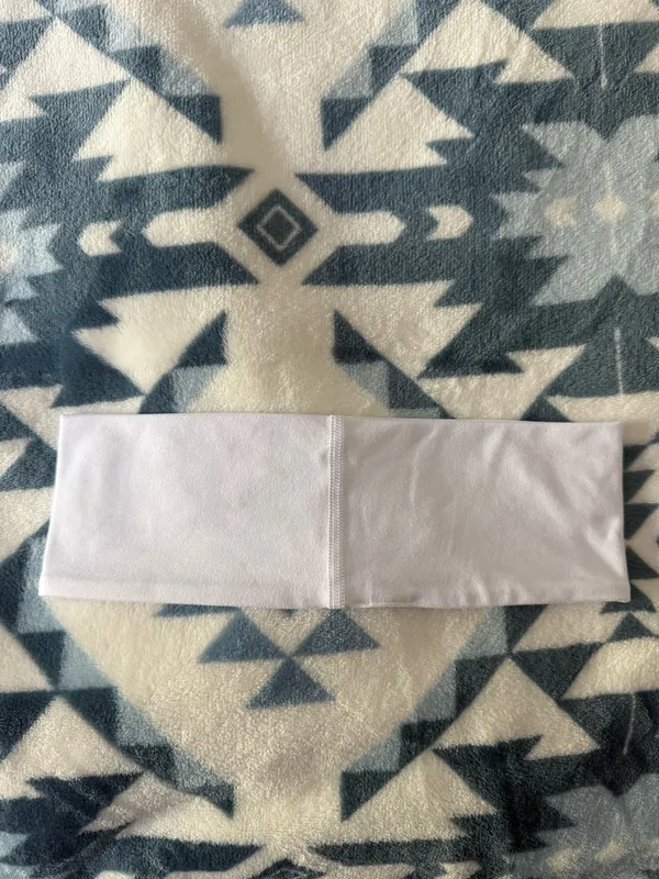 Alo Yoga Headband White - Image 2