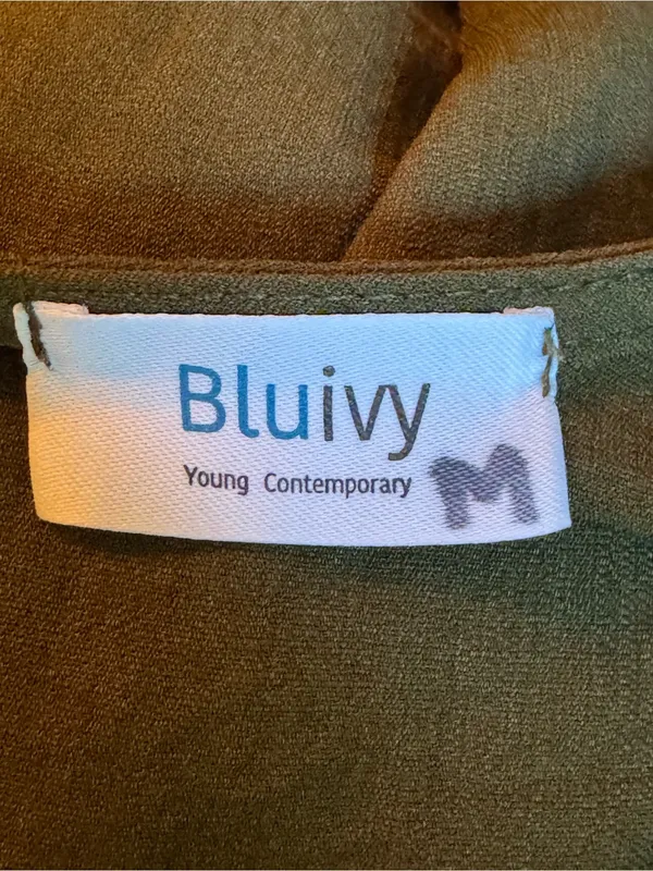 Bluivy Olive Green Ruffle romper medium euc - Image 8