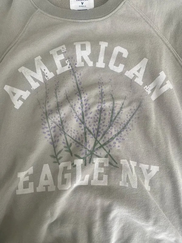 American Eagle Sweatshirt - Image 3