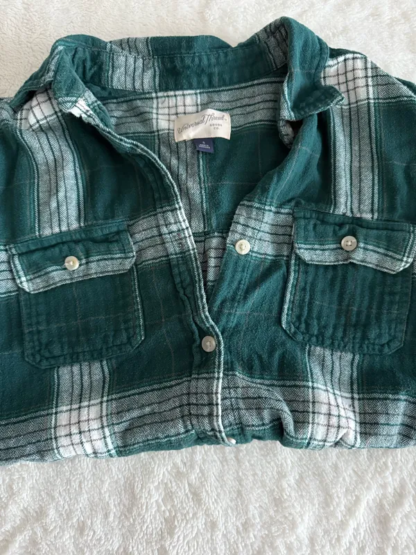 Universal Threads Flannel Button-Up - Image 3
